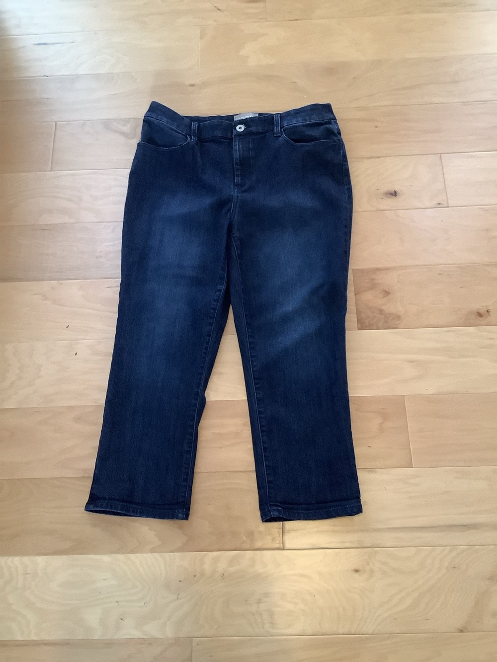 Chico’s Dark Blue Women's Capri Jeans Size 0.5